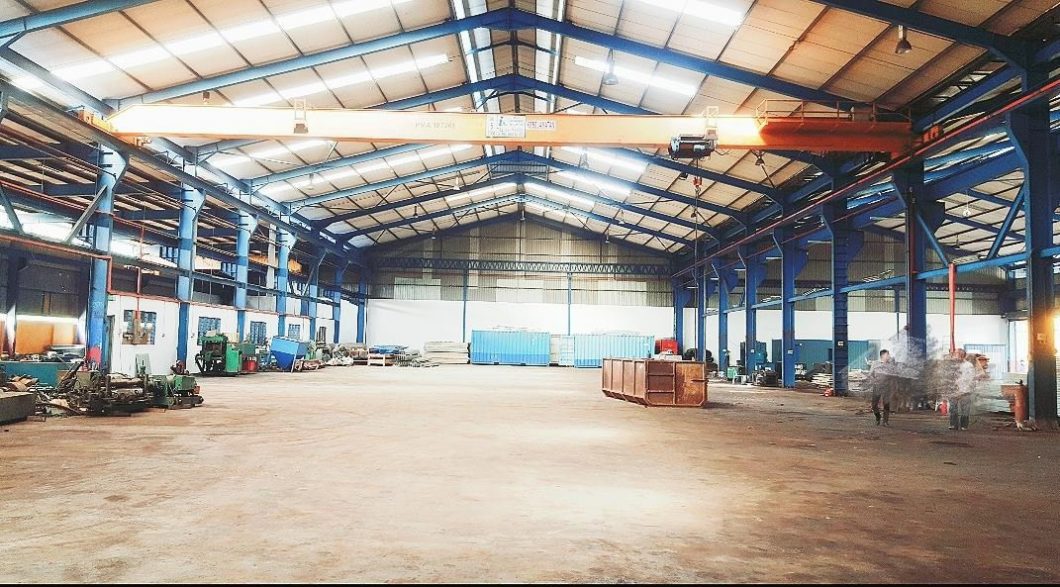 Johor Factory Malaysia Industry BT-PTR-2-KULAI-–-58K-BUA-factory-overhead-crane-1-1060x587 Kulai Factory For Sale (BT-PTR2)  