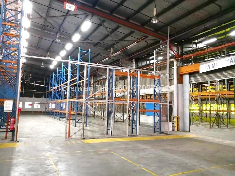 Johor Factory Malaysia Industry 222 Pasir Gudang Factory with 4 Dock Leveler and 1200 Amp (PTR52)  