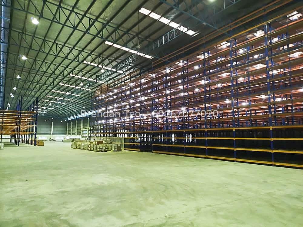 Johor Factory Malaysia Industry WhatsApp-Image-2021-05-14-at-17.10.21 SILC, Nusajaya 12 meter Height Warehouse with 8 units Loading Bay (PTR219)  