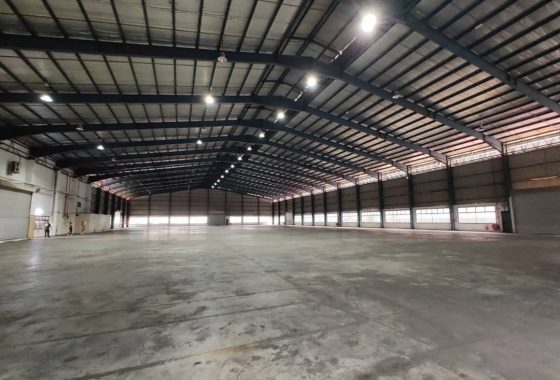 Johor Factory Malaysia Industry WhatsApp-Image-2022-11-11-at-19.42.32-1-560x380 Johor Tebrau Factory or Warehouse with Loading Bay and Dock Leveller  