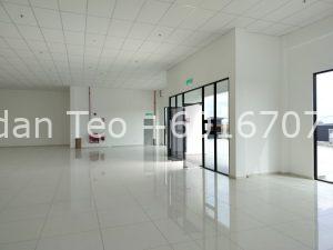 Johor Factory Malaysia Industry WhatsApp-Image-2025-07-28-at-20.20.25-300x225 Senai Factory with Big Power, High Ceiling Dock Leveler,Loading Bay For Rent  