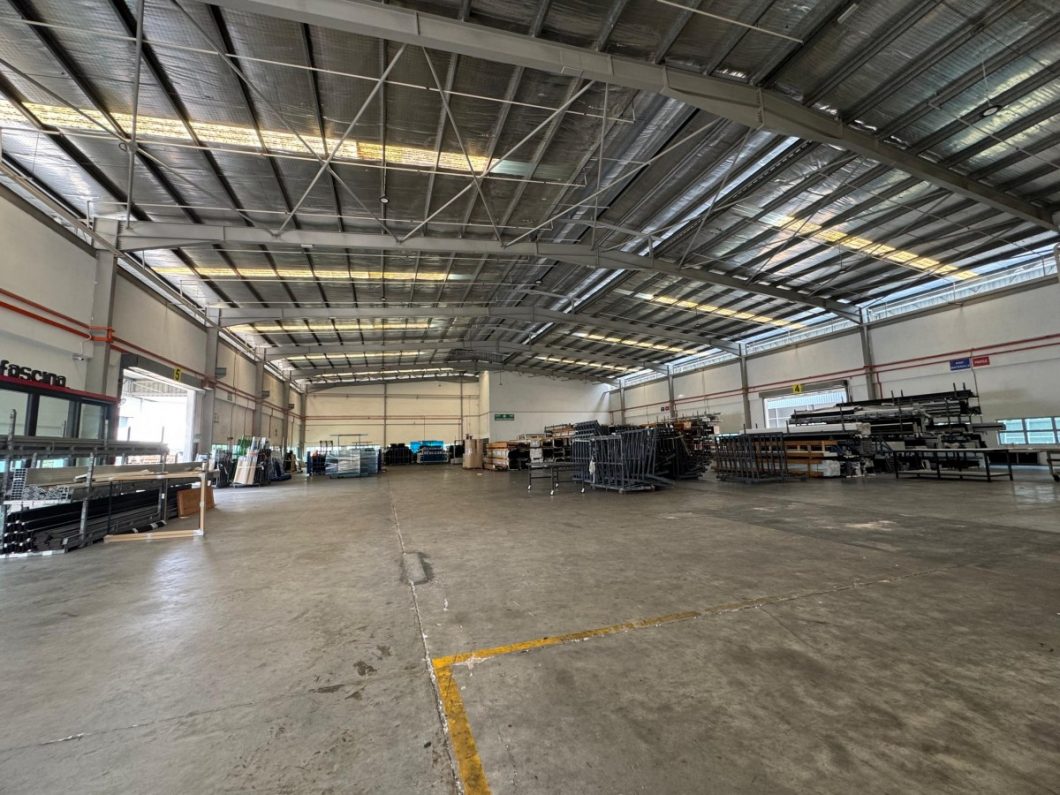 Johor Factory Malaysia Industry WhatsApp-Image-2025-10-07-at-18.00.03-1060x795 Kulai Freehold Medium Industry Factory with High Power For Sale (PTR330)  